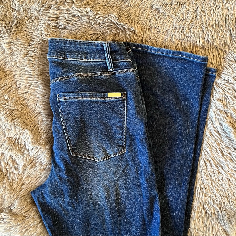 WHBM | BOOT CUT JEANS | SIZE 6 - Picture 13 of 13